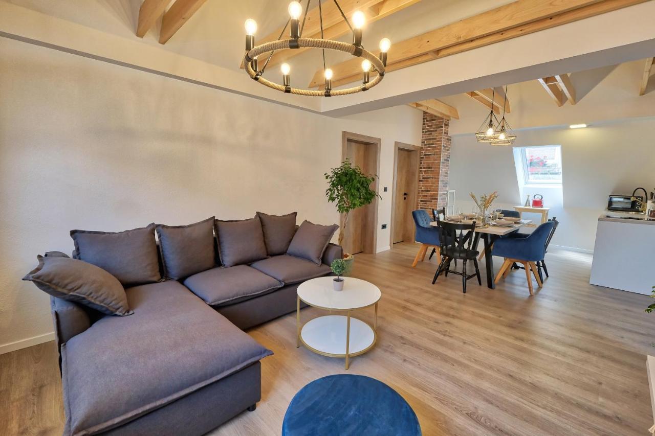 Auzlak Hisa, Apartments. Luče المظهر الخارجي الصورة