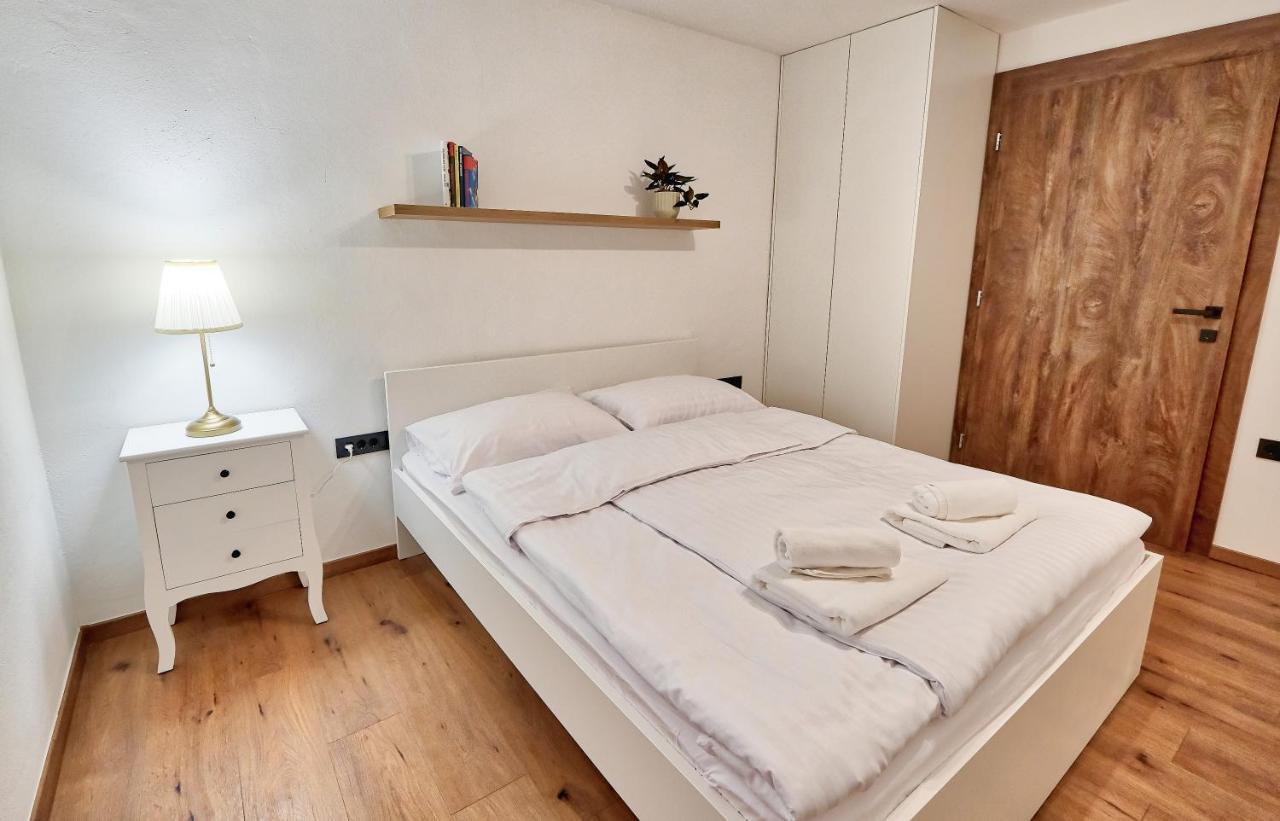 Auzlak Hisa, Apartments. Luče المظهر الخارجي الصورة