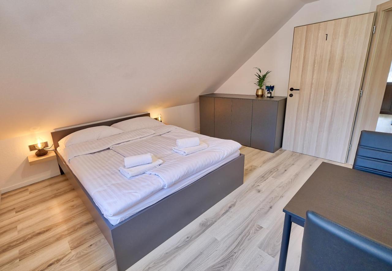 Auzlak Hisa, Apartments. Luče المظهر الخارجي الصورة