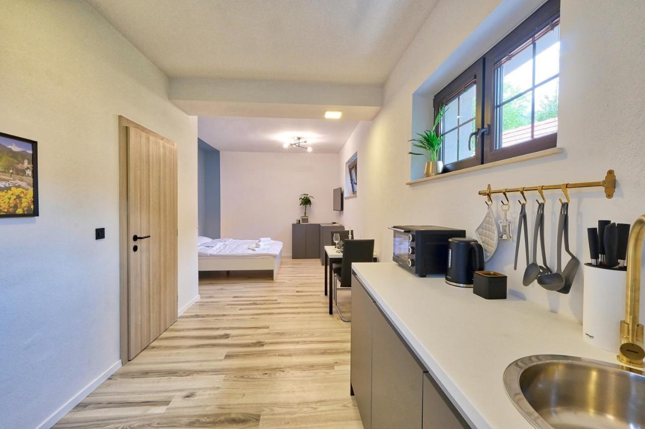 Auzlak Hisa, Apartments. Luče المظهر الخارجي الصورة
