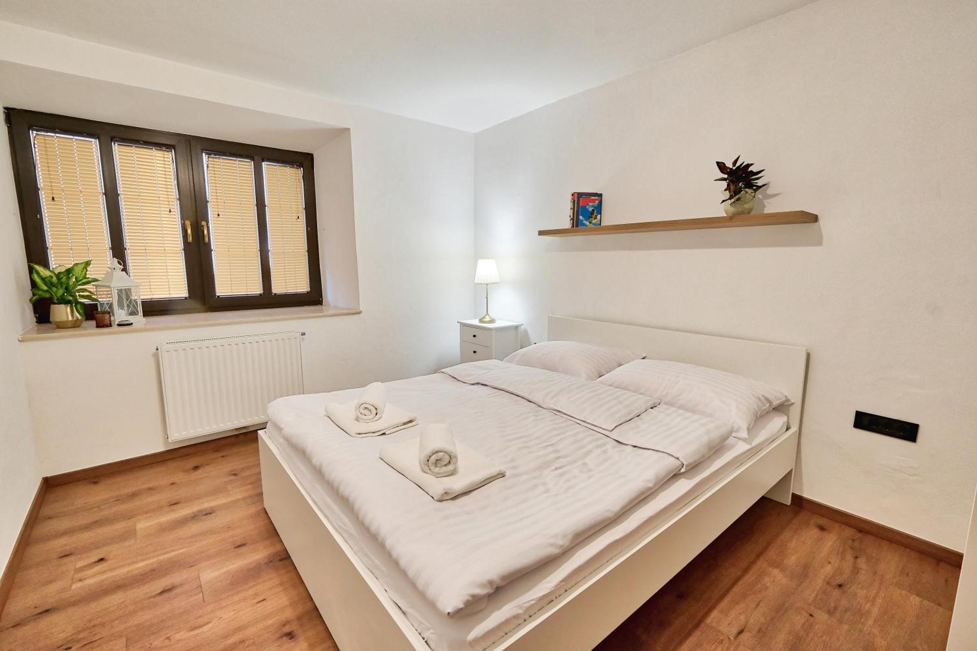 Auzlak Hisa, Apartments. Luče الغرفة الصورة